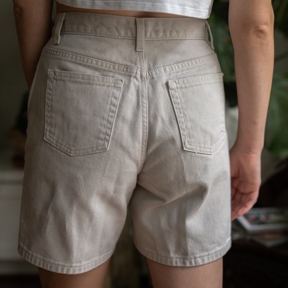 SOLD- Liz Claiborne khaki high waisted jean shorts - Picture 4 of 6